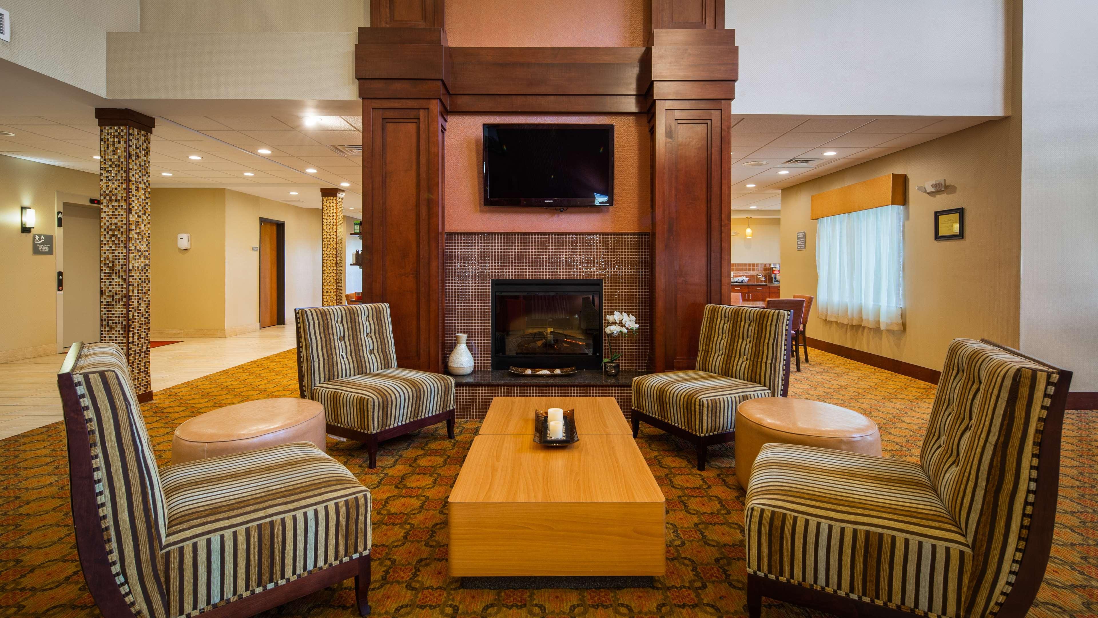 Best Western Plus Finger Lakes Inn&Suites Cortland Eksteriør billede