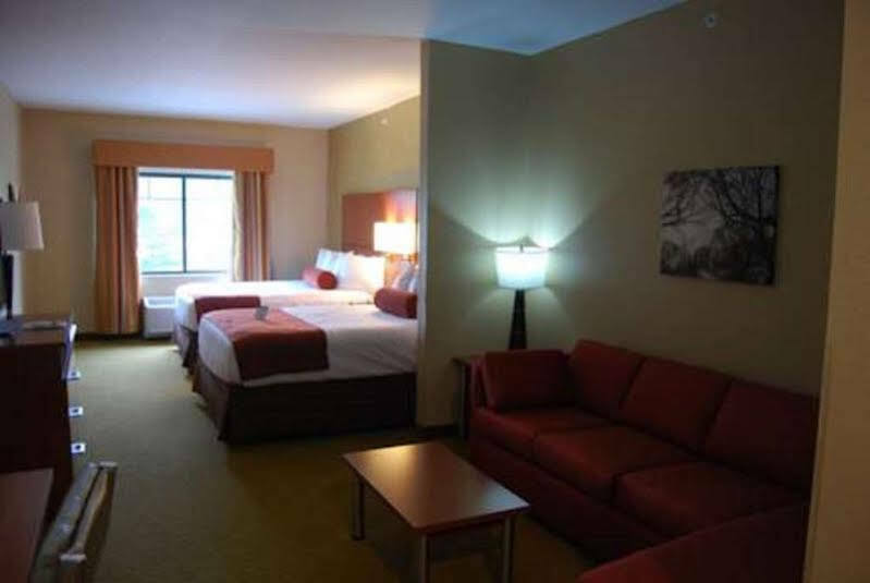 Best Western Plus Finger Lakes Inn&Suites Cortland Eksteriør billede
